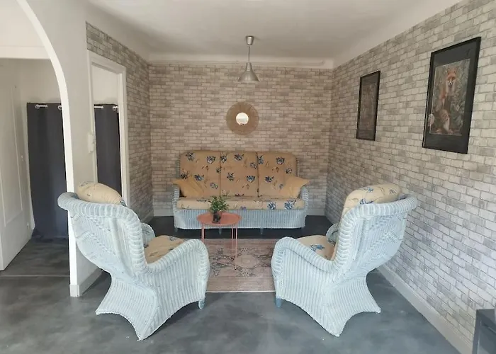 Jolie Maison De Bourg Tout Equipee 10Km D\'Ambert