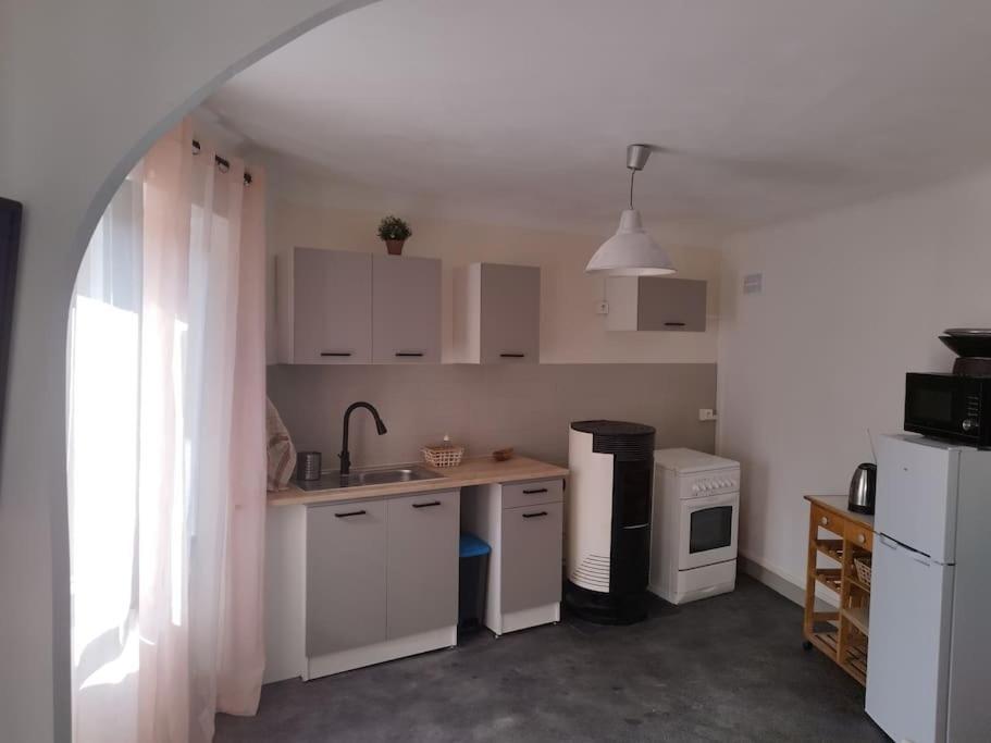 Jolie Maison De Bourg Equipee 10km D'ambert